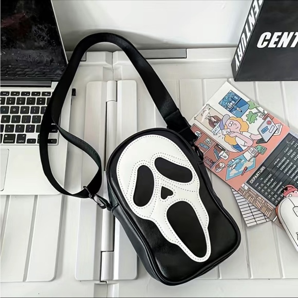 LAST ONE Ghostface Scream Crossbody Bag - Picture 6 of 8